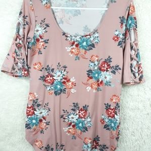 Cold Shoulder Top X Arms West Coast Love